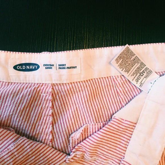 Old Navy Everyday Shorts - Picture 2 of 3